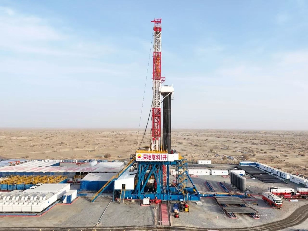 我国首口超万米科探井胜利完钻，二机集团设备助力“深地”领域探索取得新突破